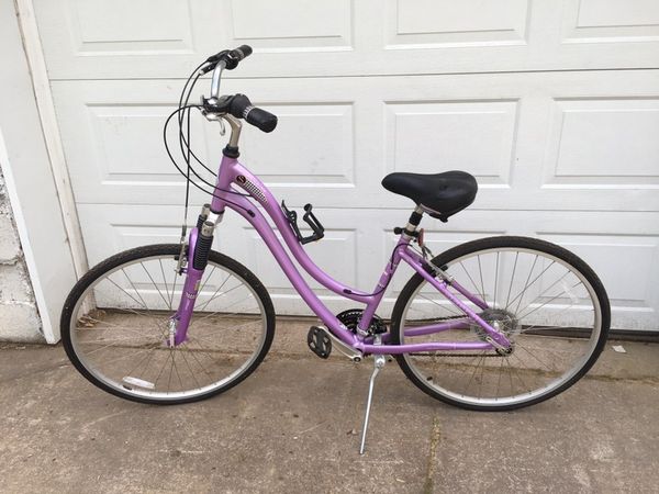 schwinn voyageur ladies bike