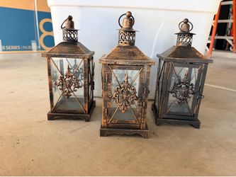 12 decorative lanterns