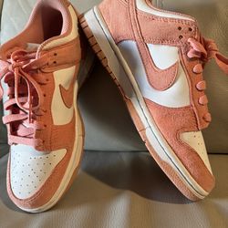 Girls Nike Dunk Sneakers