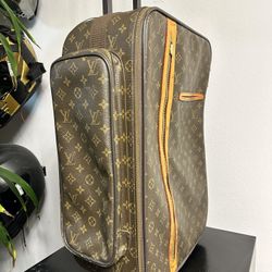 Louis Vuitton Suitcase 🧳 💯 Authentic! 