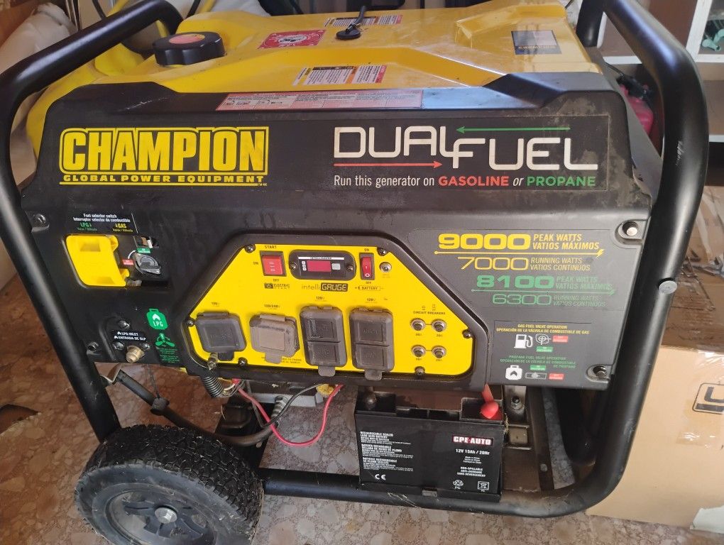 Champion Power Equipment 389 CC Dual Fuel Portable Generator with Wheel Kit 100231 - 6,900 / 5,500W, 120/240V