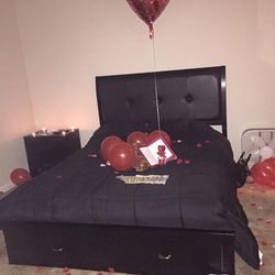 QUEEN SIZE BED FRAME