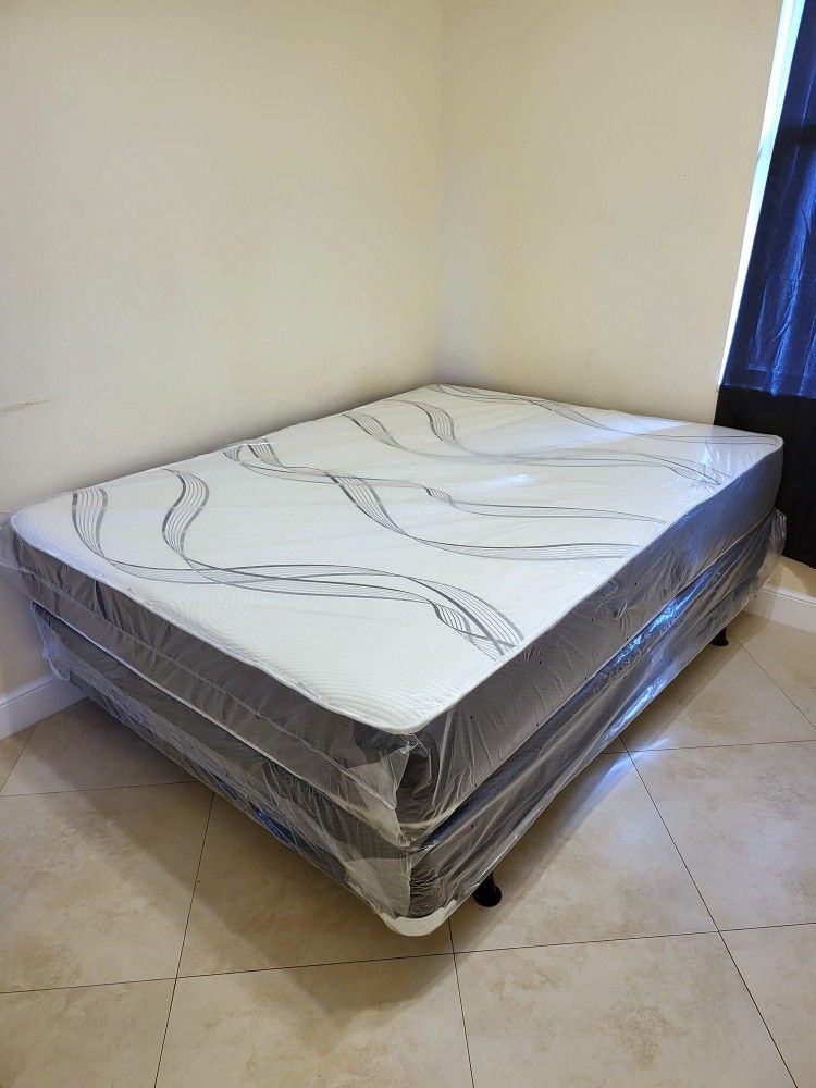 NEW FULL SIZE SET MATTRESS AND BOX SPRING. 2PCS