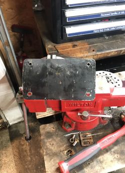 Motorcycle plate bracket