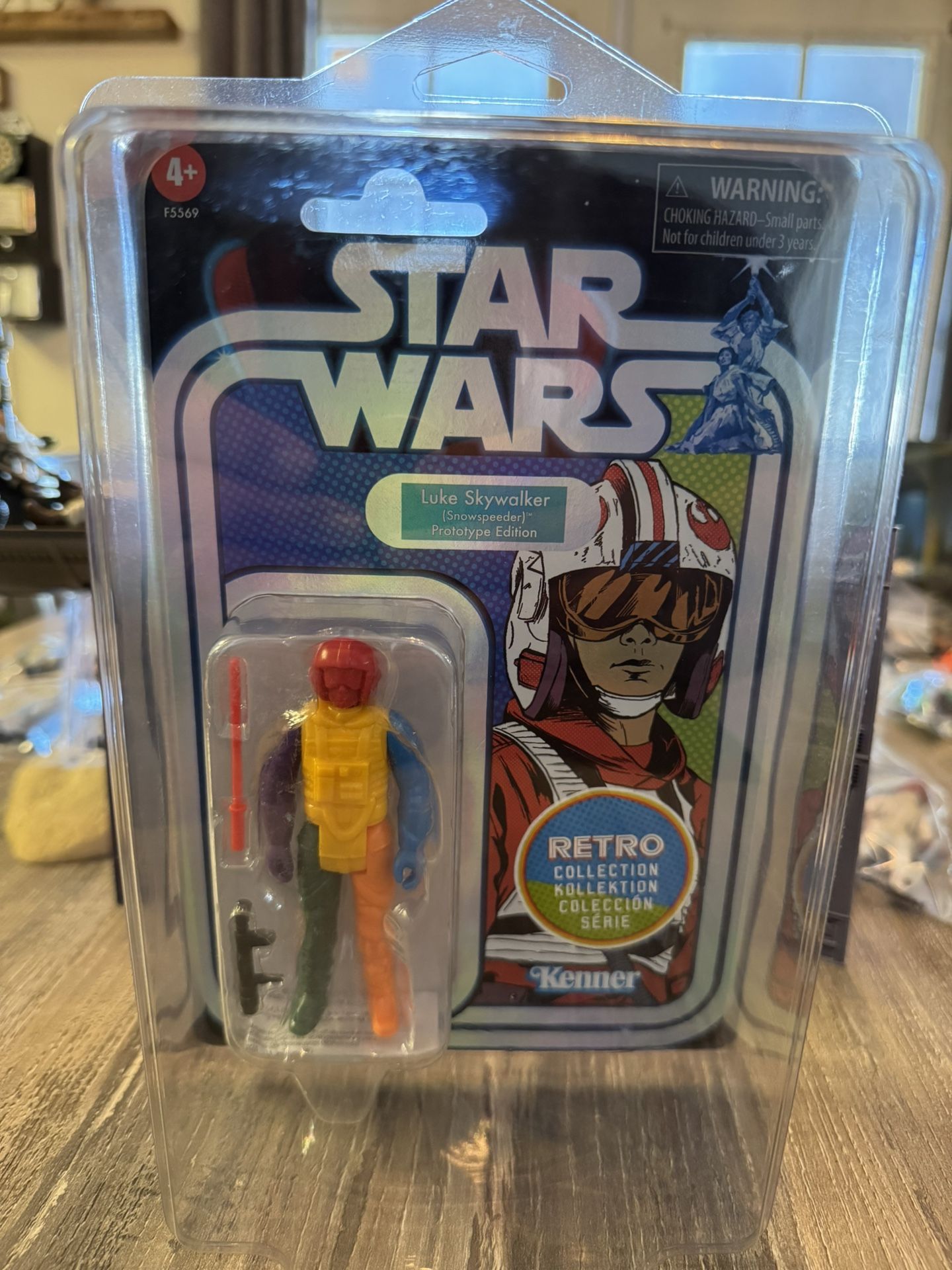Star Wars Retro Collection figures carded In star cases
