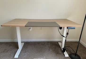 Computer desk