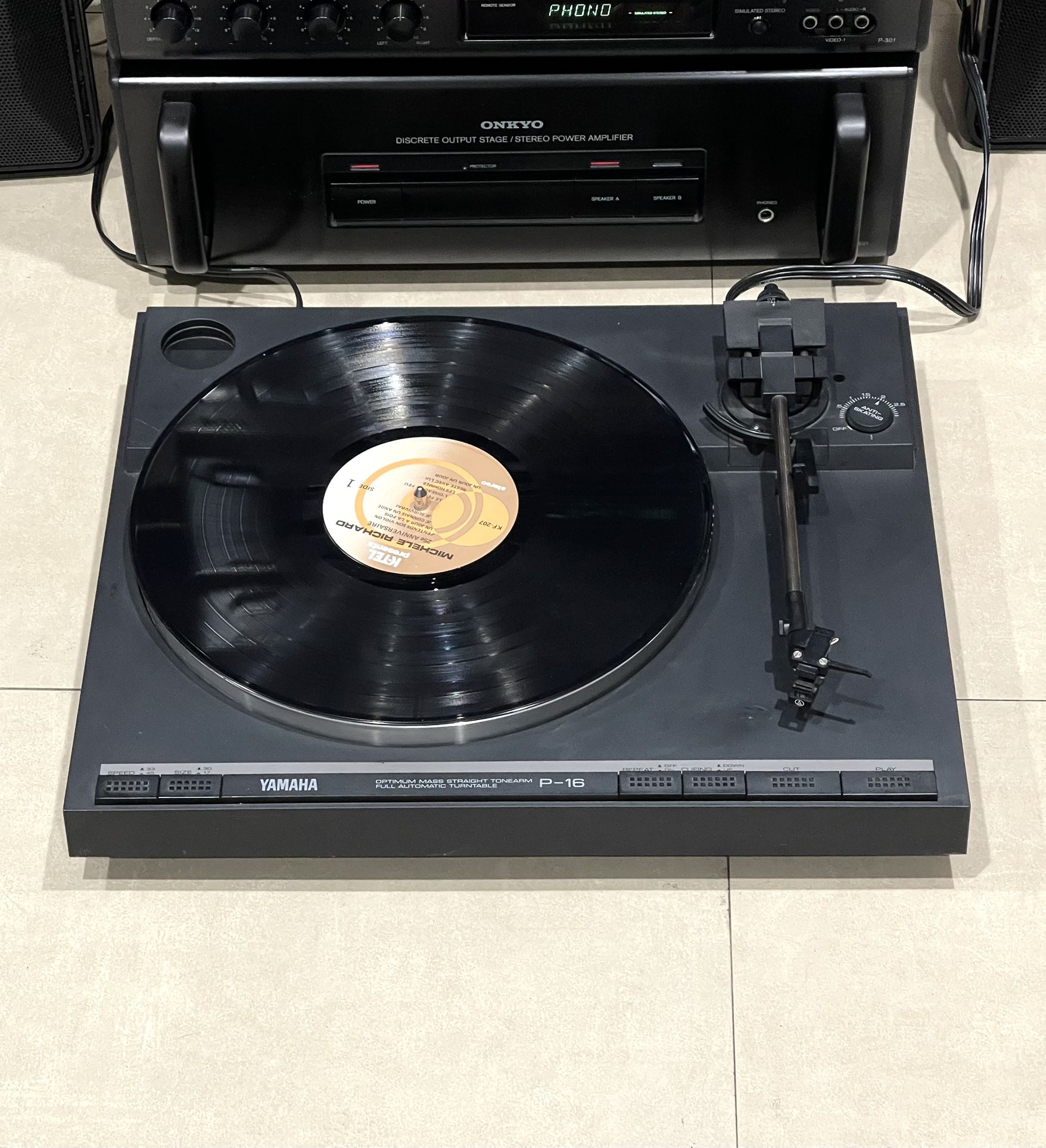 YAMAHA Full Automatics Turntable P-16 ( No Lid )