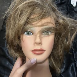 Mannequin Head 