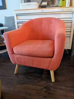 Lumi Source Retro Accent Chair