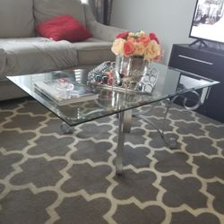 Coffee Table Set Of Three Table For $50