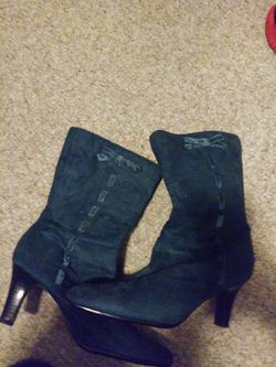Ladies suede boots size 7 1/2