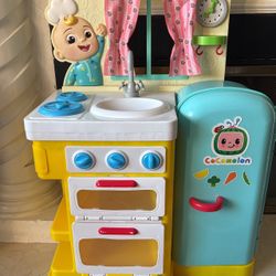 Coco melón Little Kitchen Play set