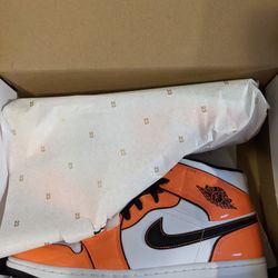 Jordan 1 Turf Orange 🍊 Size 12m