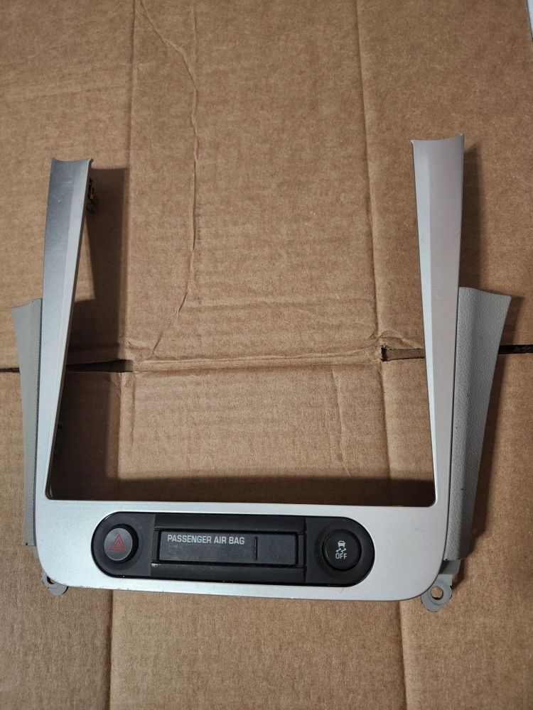 2011 Chevy Malibu Silver Radio Dash Bezel Trim Vent