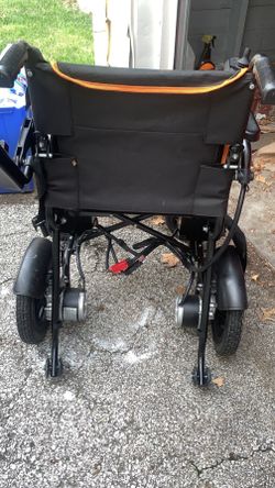 Electric wheelchair