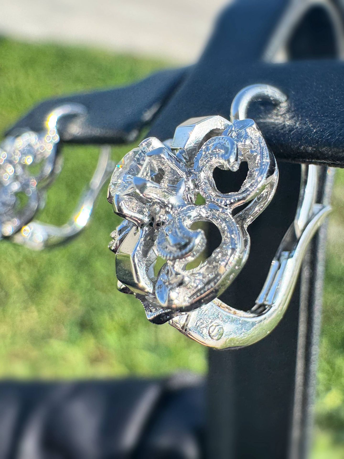 Vintage Art Deco 18k white gold 0.3CTW natural diamond filigree style earrings