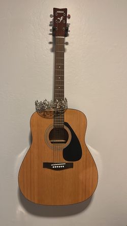 Yamaha Acoustic Guitar 310