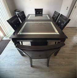 kitchen/dining table with 6 chairs