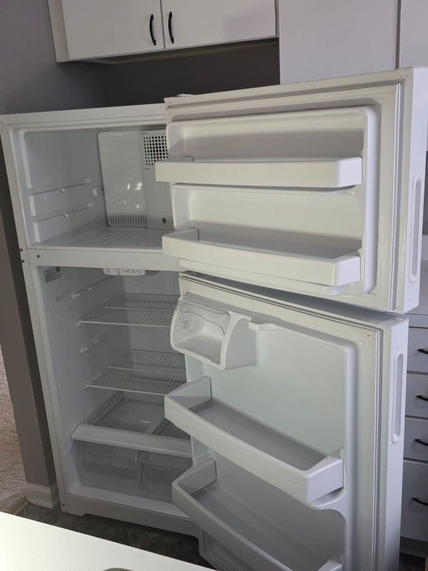 Refrigerator For Sale