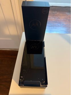 Motorola phone with charger