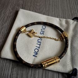LV Gold Magnetic Bracelet 