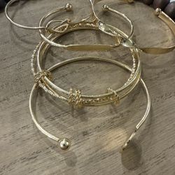 Costume jewelry, bracelets gift set