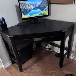 Corner Desk 