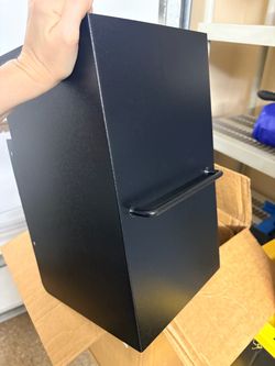 Traeger pellet hopper