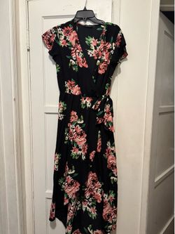 New!!! Flowery pattern dress size Medium