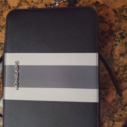 Michael kors crossbody