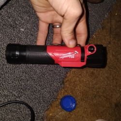 Milwaukee Rechargeable Magnetic Flashlight