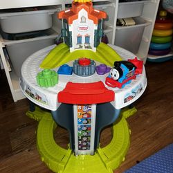 Thomas & Friends Train Table 