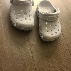 Little Kids Crocs Size 5 Like New