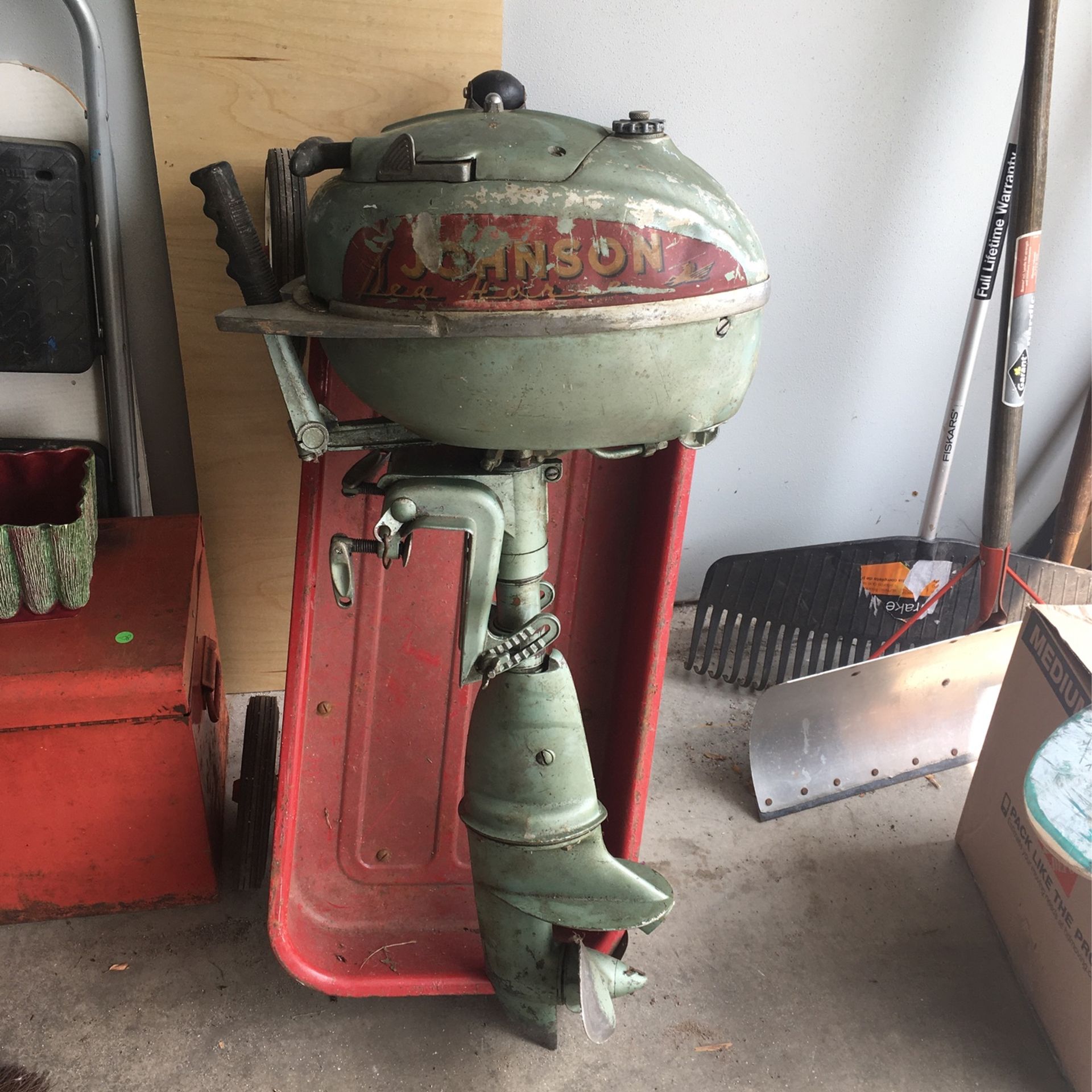 Johnson Outboard Motor 