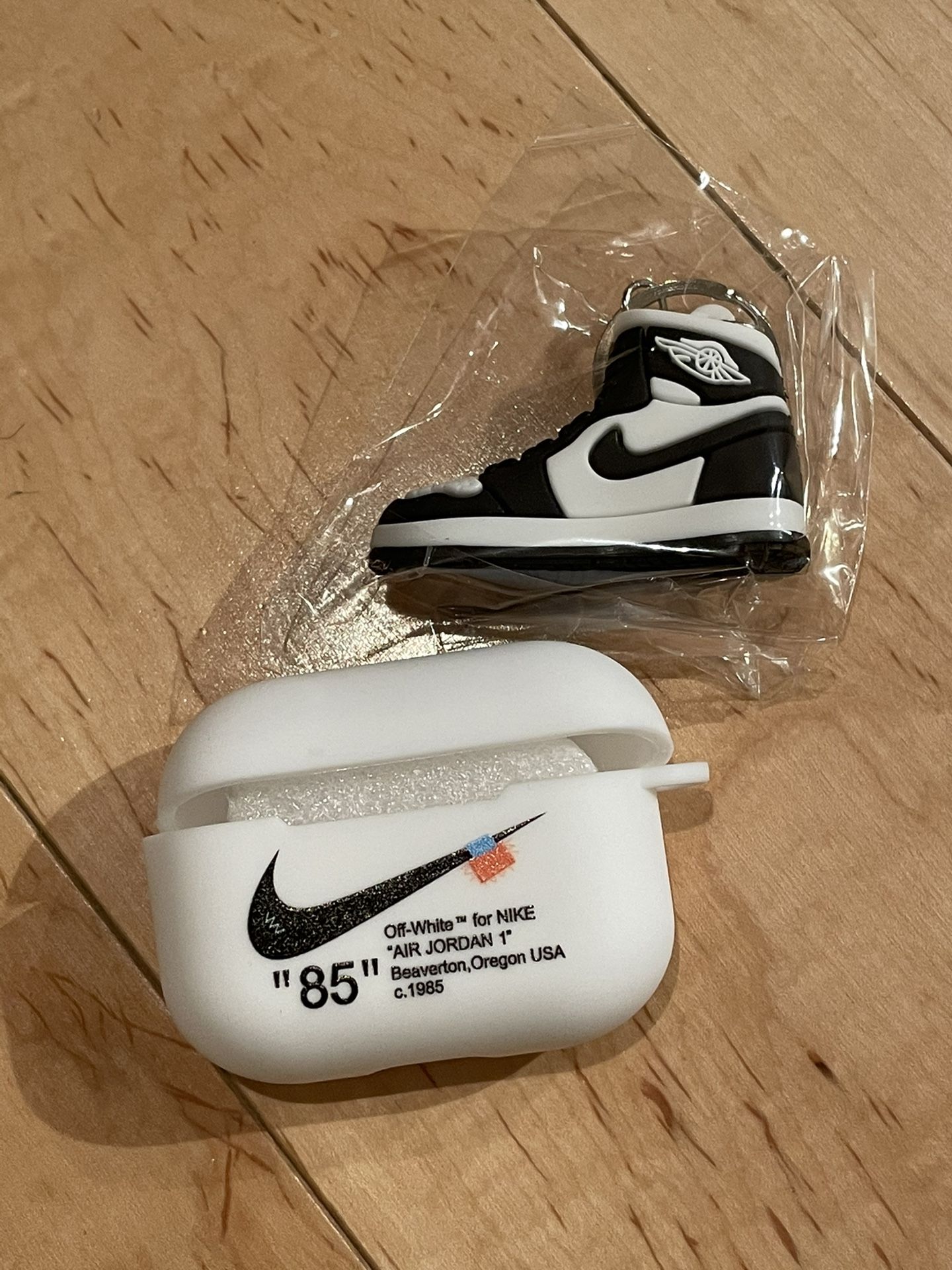 Air Jordan Airpod Case for Sale in New York, NY - OfferUp