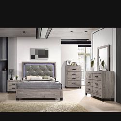 $1500 Queen Bed Dresser Mirror Chess Nightstand  TWIN/FULL ALSO AVAIL