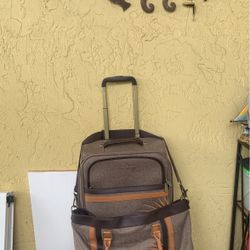 Tommy Bahama small Luggage &. Travel Tote Bag  Set 