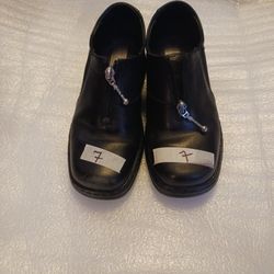 Girls Black Shoe Size 7