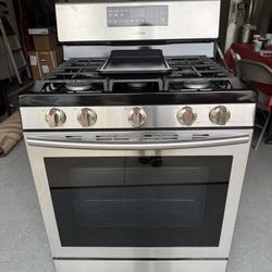 Samsung Stainless Steel 5 Burner Gas Range Stove with Center Griddle