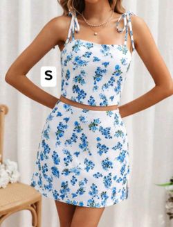 New women’s 2 piece set size small