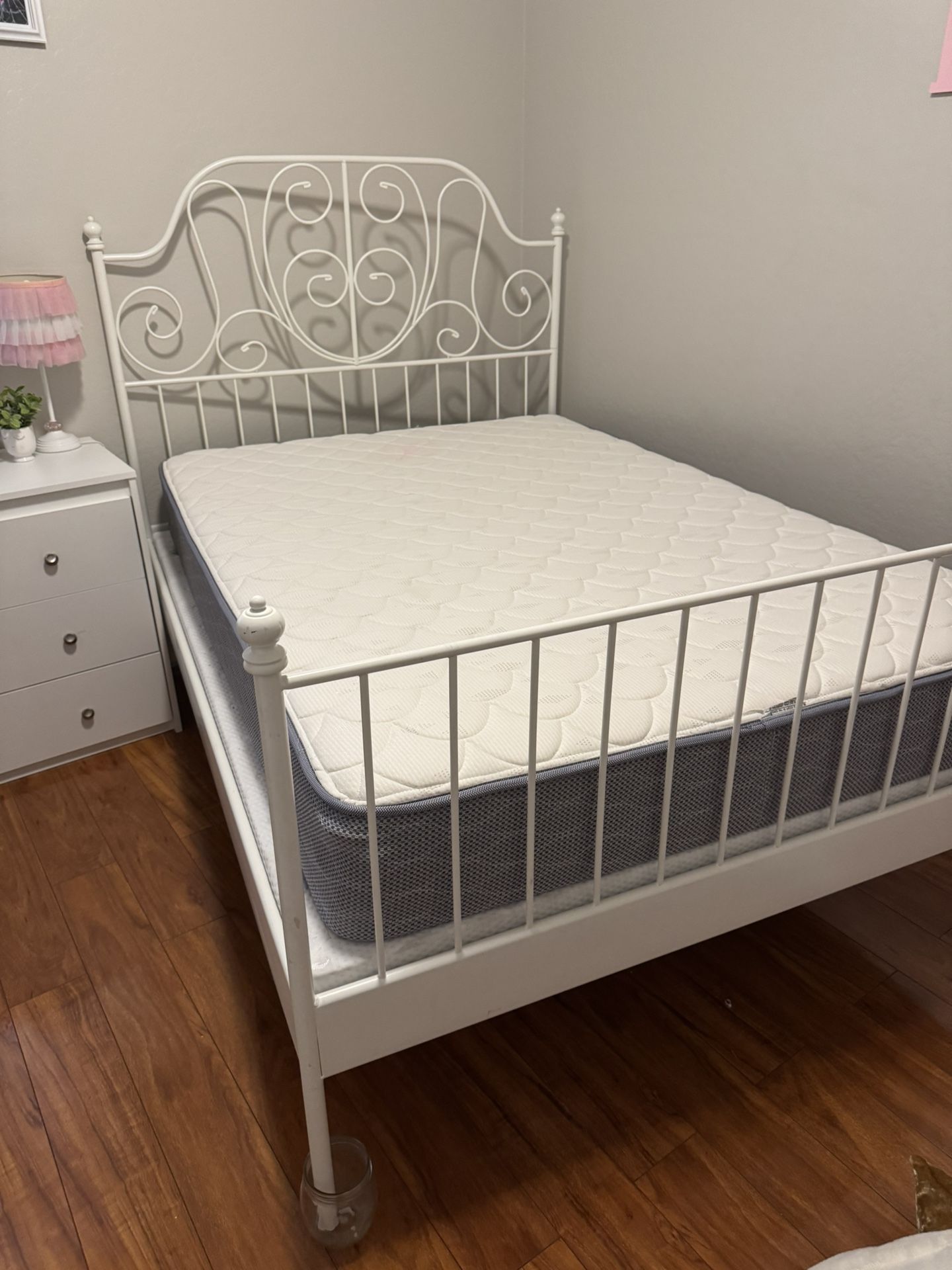Twin Bed With Boxspring And Mattress 90