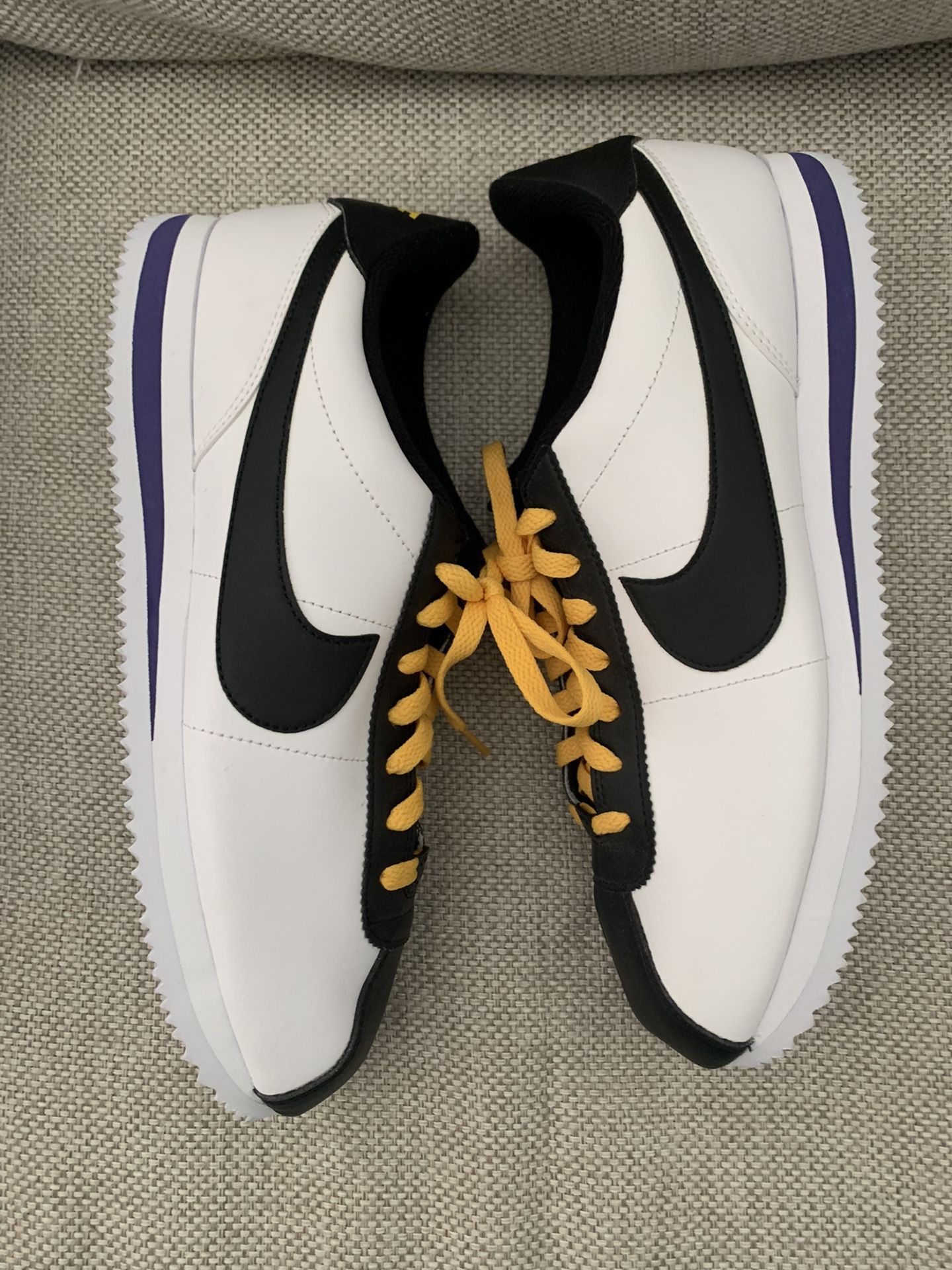 Nike classic Cortez Smokey Mauve Metallic 6W for Sale in Downey, CA -  OfferUp