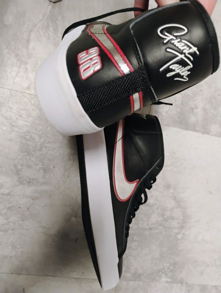 New Grant Taylor Shoes Size 9