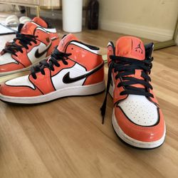 Jordan 1 Mid "Turf Orange" 