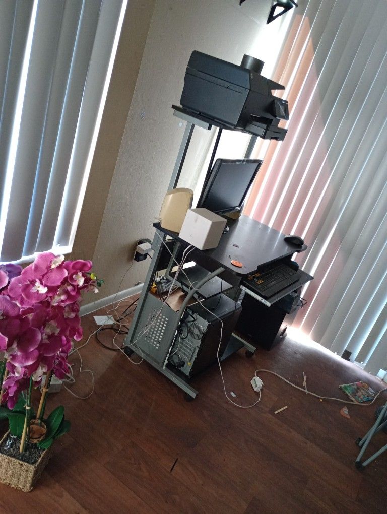 Threw Tier Desk