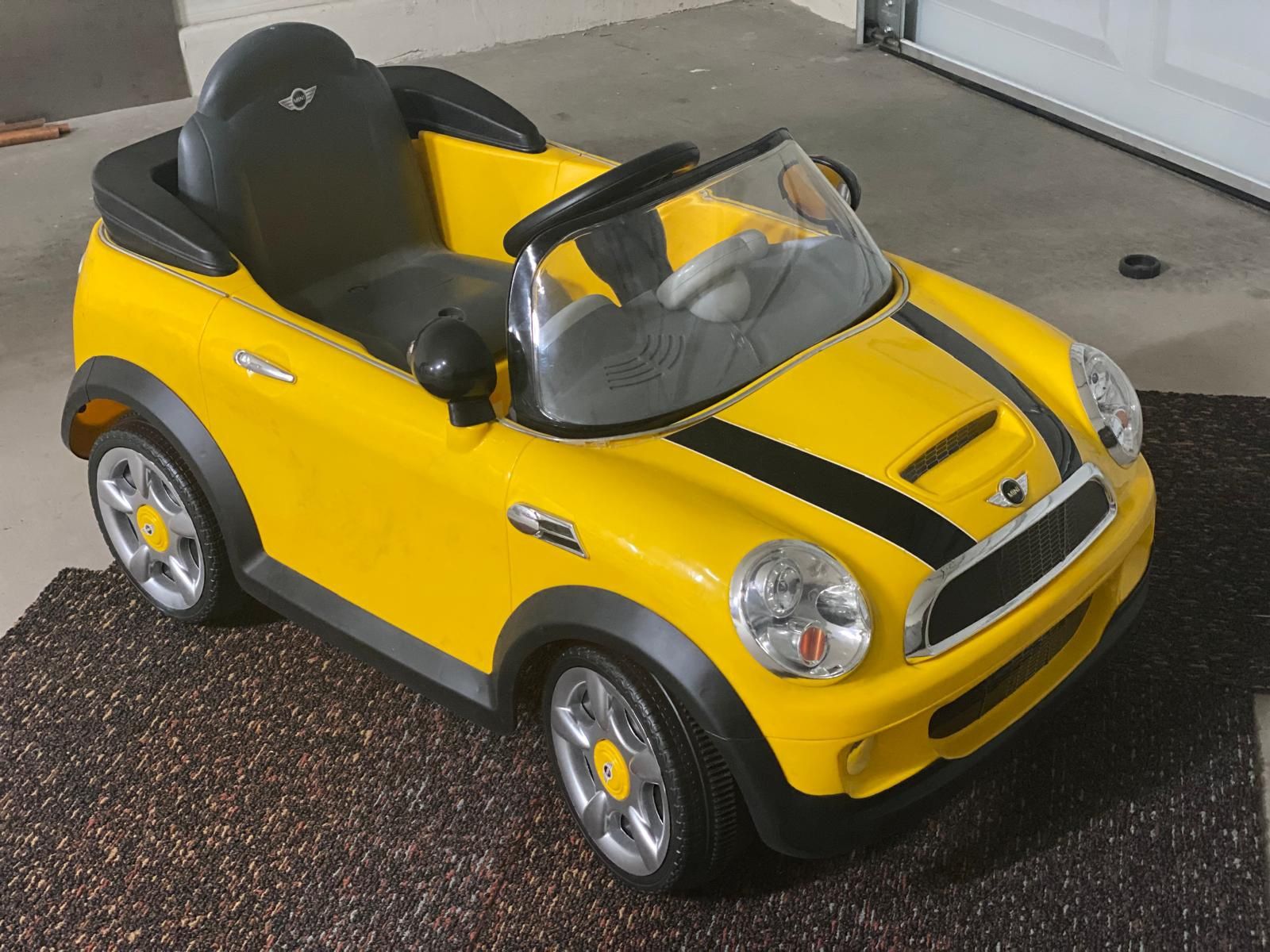  Kids Electric Mini Coopers 