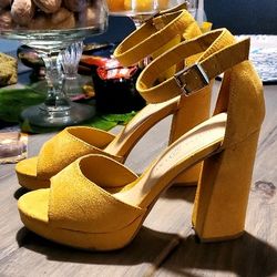 Mustard Yellow Suede Chinese Laundry Hih Herl Shoes Thick Heel..size 7 Womens..like New!