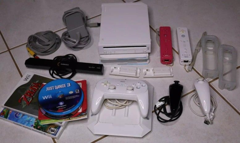 Nintendo Wii Bundle with 5 Games + more! | 512 MB | RVL-001 Home Console - White