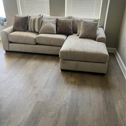 Like-New Couch – Purchased 7 Months Ago