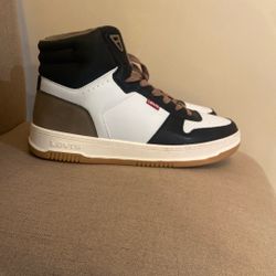 Levi’s High Top Sneakers Size 10